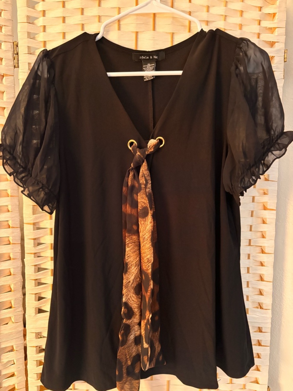 Adele & Iva Black V-Neck Puff Sleeve Top with Leopard Tie